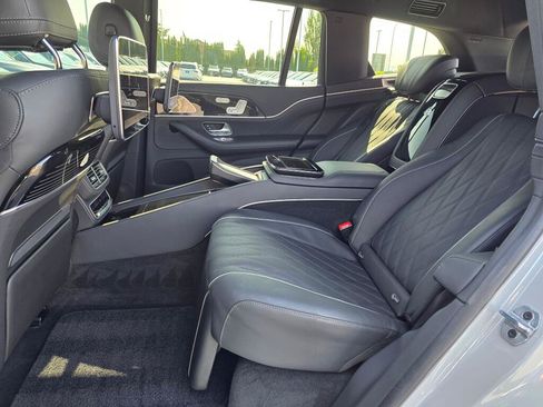 Used 2024 Mercedes-Benz Maybach GLS 600 4MATIC image 22