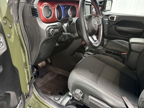 Used 2021 Jeep Wrangler Unlimited Rubicon AWD/4WD image 10