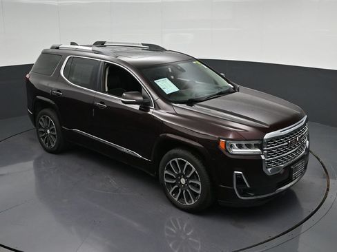 Used 2020 GMC Acadia Denali w/ Technology Package FWD image 21
