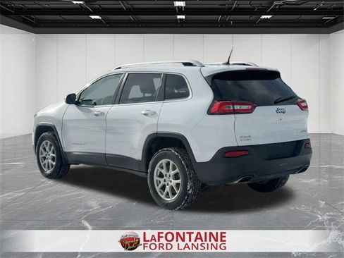 Used 2016 Jeep Cherokee Latitude w/ Cold Weather Group image 3