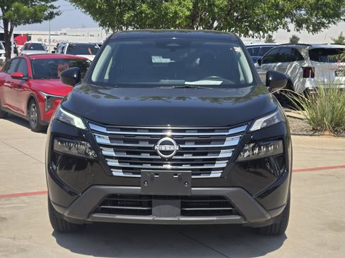 Used 2025 Nissan Rogue SV FWD image 11