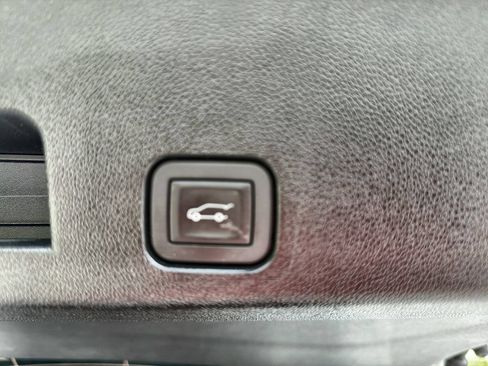 Used 2026 Chevrolet Traverse LT AWD/4WD image 36