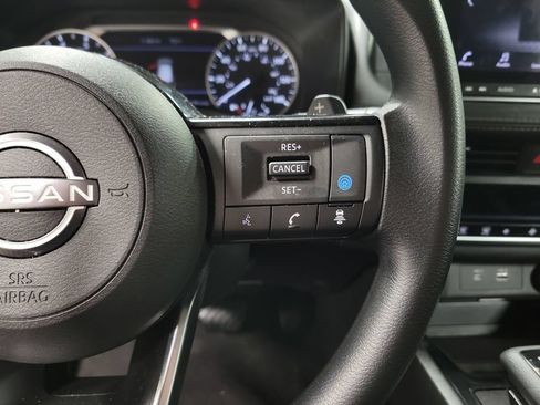 Used 2023 Nissan Rogue SV AWD/4WD image 25