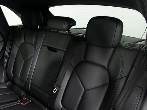 Certified 2026 Porsche Macan AWD/4WD image 38
