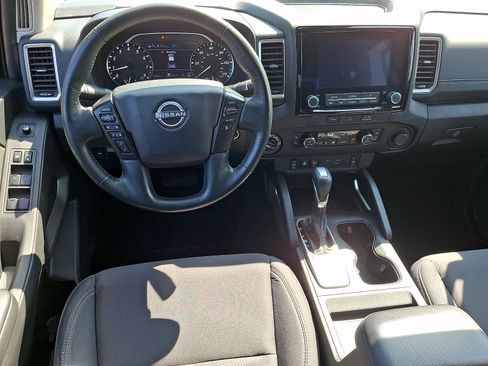 Used 2024 Nissan Frontier SV w/ Technology Package AWD/4WD image 11
