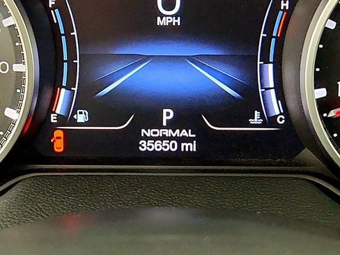 Used 2021 Maserati Levante S AWD/4WD image 17