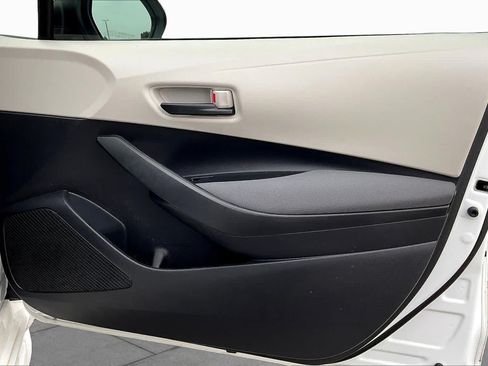 Used 2022 Toyota Corolla LE FWD image 22