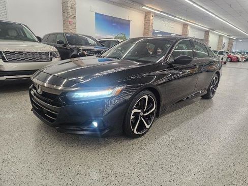 Used 2022 Honda Accord Sport image 2