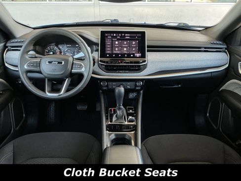 Used 2023 Jeep Compass Sport image 4