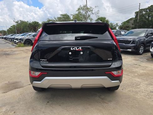 New 2026 Kia Niro EX FWD image 7