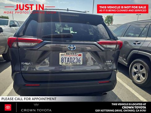 Used 2021 Toyota RAV4 XLE w/ Convenience Package AWD/4WD image 2
