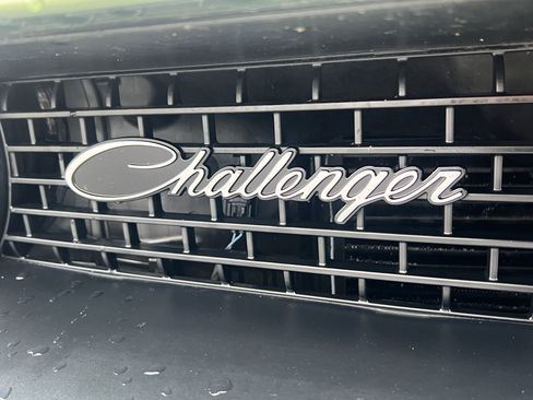 Used 2023 Dodge Challenger R/T Scat Pack image 9