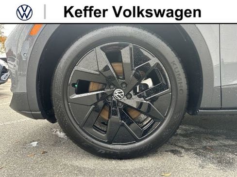New 2025 Volkswagen ID.4 Pro S Plus AWD/4WD image 11