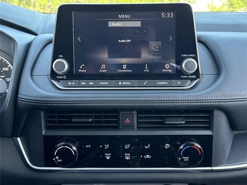 Used 2025 Nissan Rogue S FWD image 4