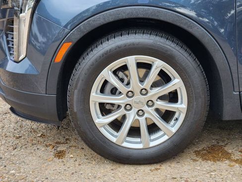 Used 2020 Cadillac XT4 Luxury w/ Cold Weather Package image 10