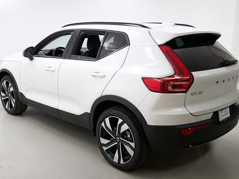 New 2026 Volvo XC40 B5 Ultra w/ Climate Package AWD/4WD image 7