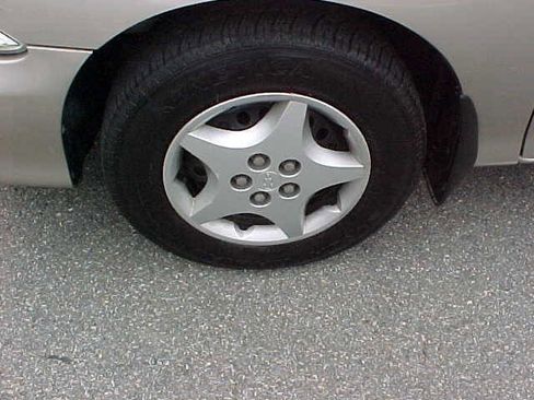 Used 2002 Chevrolet Cavalier Sedan FWD image 5