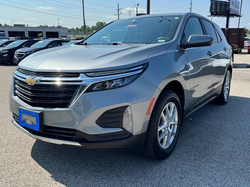Used 2023 Chevrolet Equinox LT w/ LPO, Floor Liner Package AWD/4WD image 9