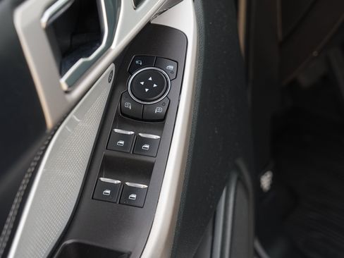 Used 2024 Ford Explorer Limited w/ Limited Technology Package AWD/4WD image 18