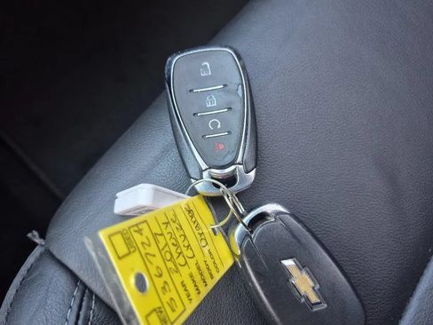 Used 2017 Chevrolet Cruze Premier FWD image 25