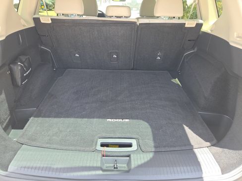 Used 2023 Nissan Rogue SV FWD image 24