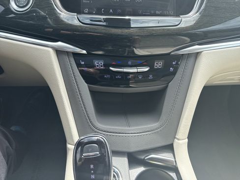 Used 2023 Cadillac XT6 Premium Luxury AWD/4WD image 20