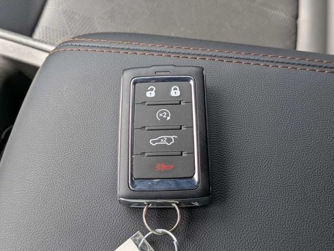 New 2026 Jeep Cherokee Overland w/ Advanced Pro Tech Group AWD/4WD image 31