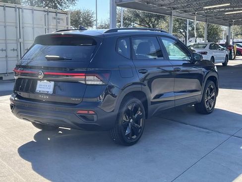 New 2026 Volkswagen Taos SE FWD image 9