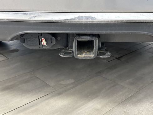 Used 2019 Chrysler Pacifica Limited image 38