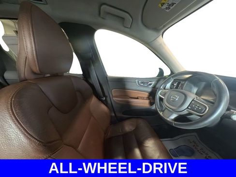 Used 2020 Volvo XC60 T5 Momentum image 26