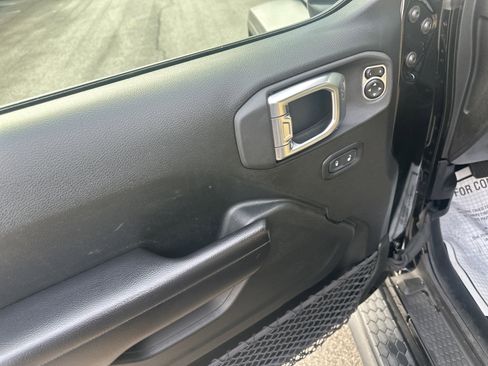 Used 2020 Jeep Wrangler Unlimited Sport image 16