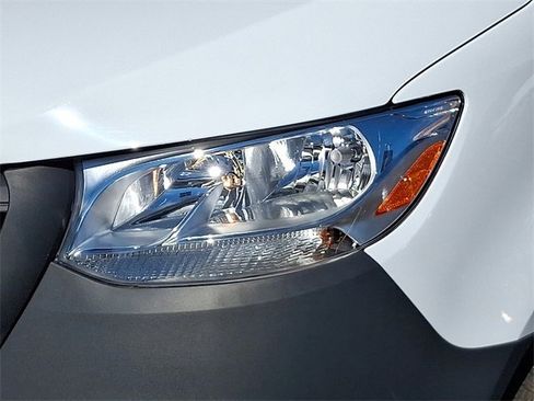 Used 2025 Mercedes-Benz Sprinter 2500 image 9