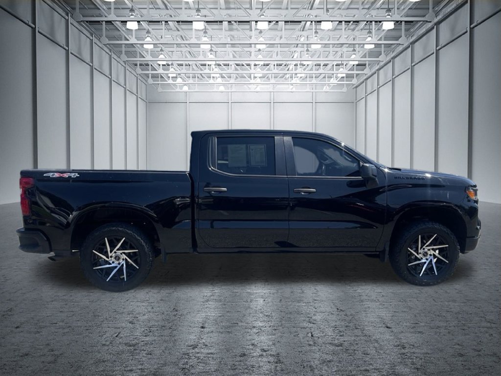 Used 2023 Chevrolet Silverado 1500 Custom AWD/4WD image 5