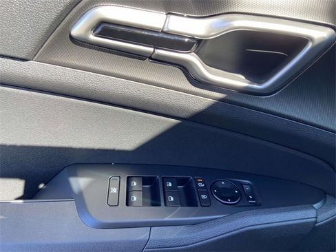 New 2026 Kia Sportage S image 13