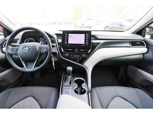 Used 2024 Toyota Camry LE image 7