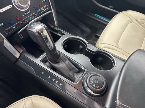 Used 2017 Ford Explorer Platinum image 29