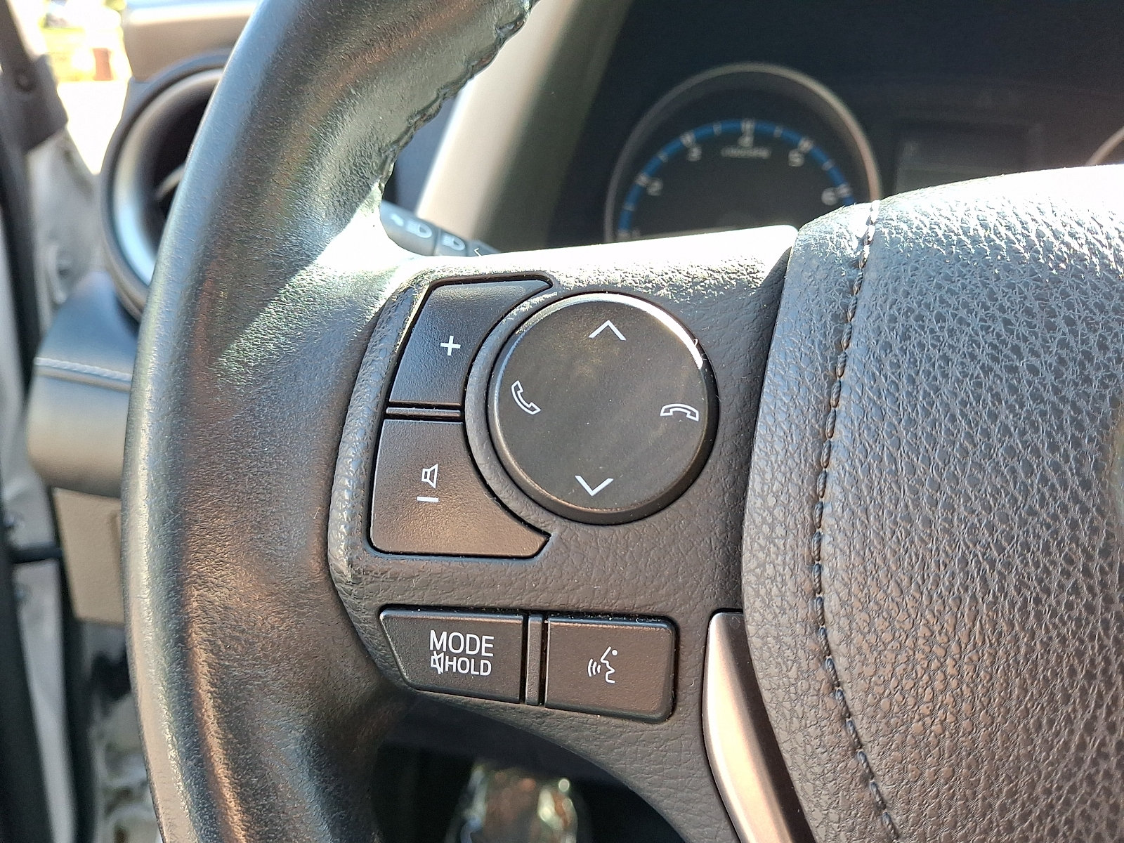 Used 2018 Toyota RAV4 XLE AWD/4WD image 22