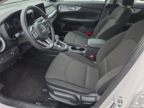 Used 2024 Kia Forte LXS image 13