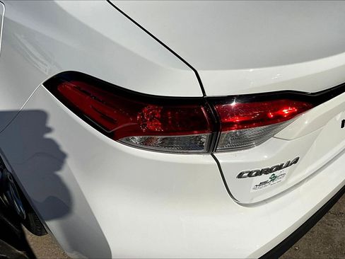 Used 2024 Toyota Corolla LE image 28