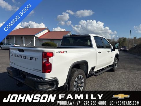 Used 2025 Chevrolet Silverado 2500 Custom w/ Custom Value Package image 7