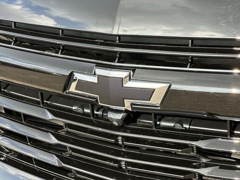 Used 2025 Chevrolet Suburban RST image 30