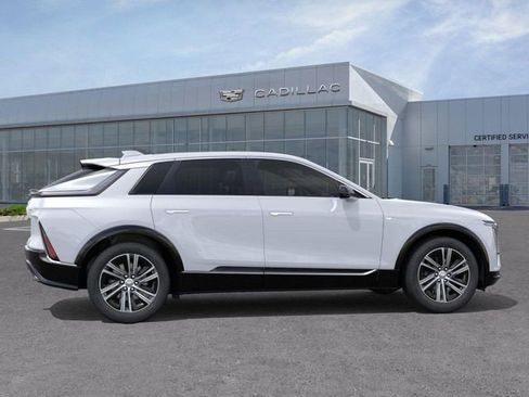 New 2026 Cadillac Lyriq Premium Luxury w/ LPO, Floor Liner Package AWD/4WD image 5