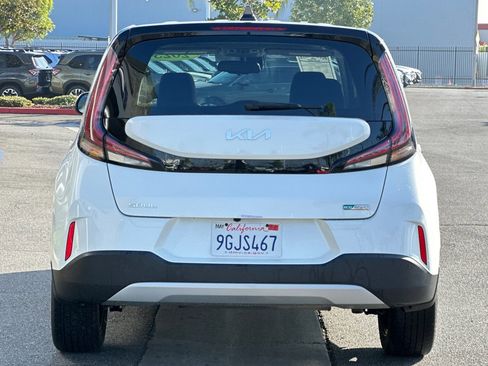 Used 2023 Kia Soul EX image 5