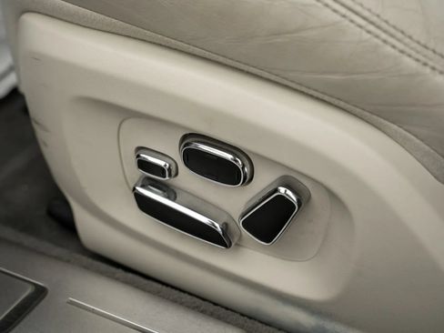 Used 2012 Jaguar XJ RWD image 17
