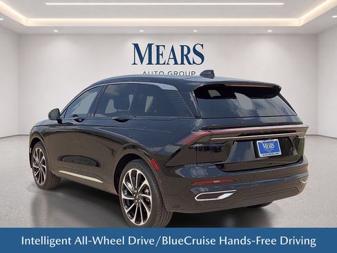 Used 2024 Lincoln Nautilus Black Label AWD/4WD image 4