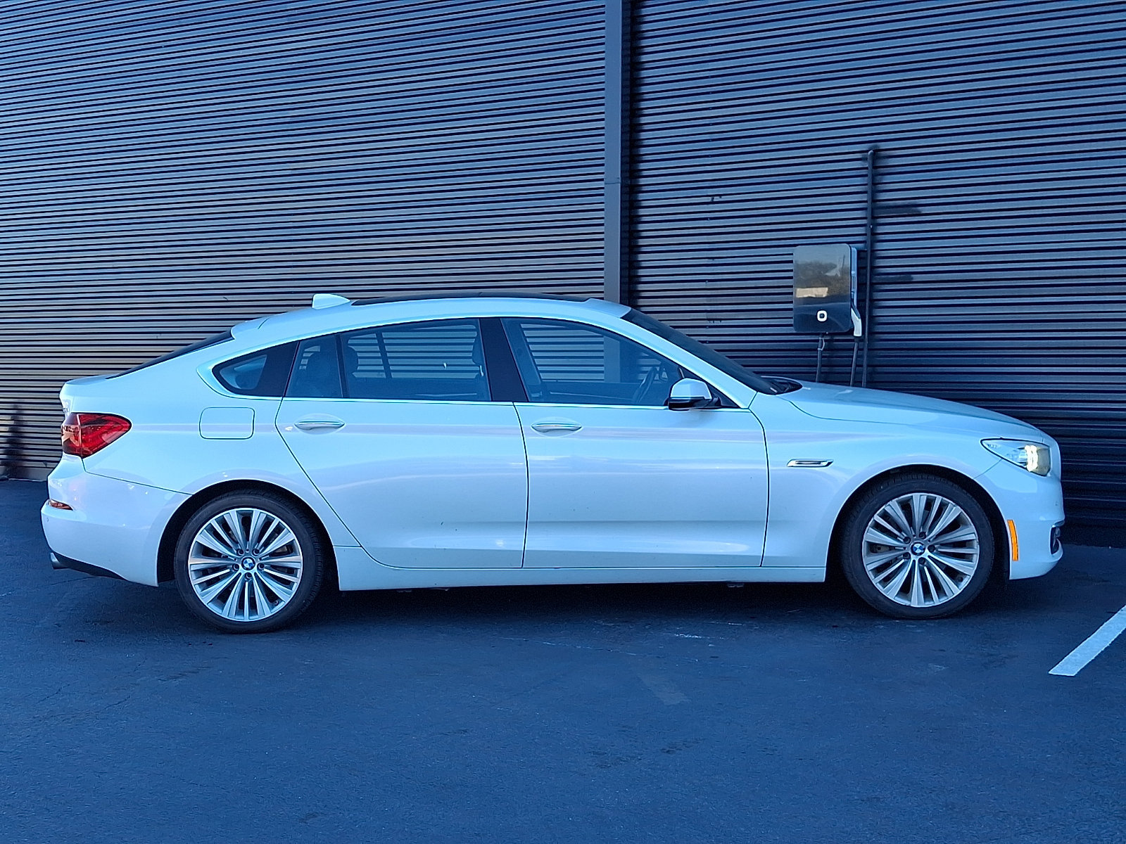 Used 2015 BMW 535i Gran Turismo xDrive AWD/4WD image 8
