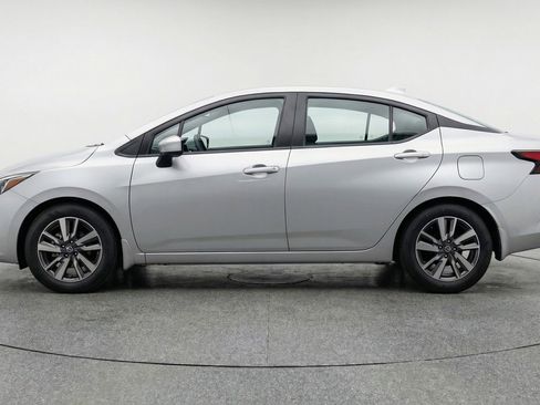 Used 2025 Nissan Versa SV image 5