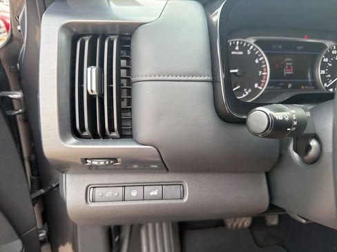 Used 2024 Nissan Pathfinder SL w/ SL Premium Package AWD/4WD image 28