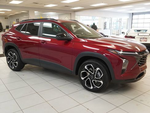 Used 2024 Chevrolet Trax RS w/ Driver Confidence Package image 13