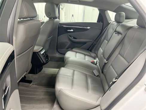 Used 2019 Chevrolet Impala LT image 23